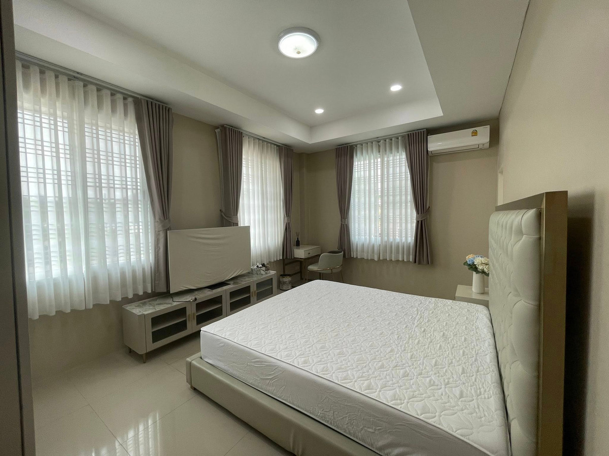 ให้เช่าบ้านนวมินทร์ รามอินทรา : ᚱ ให้เช่า บ้านเดี่ยว 🔥5 ห้องนอน 1 ห้องแม่บ้าน🔥 บ้านสวนเนรมิตร (ออเงิน-รามอินทรา) 320 ตร.ม. ที่จอดรถ 6 คัน ✅ สระว่ายน้ำส่วนตัว