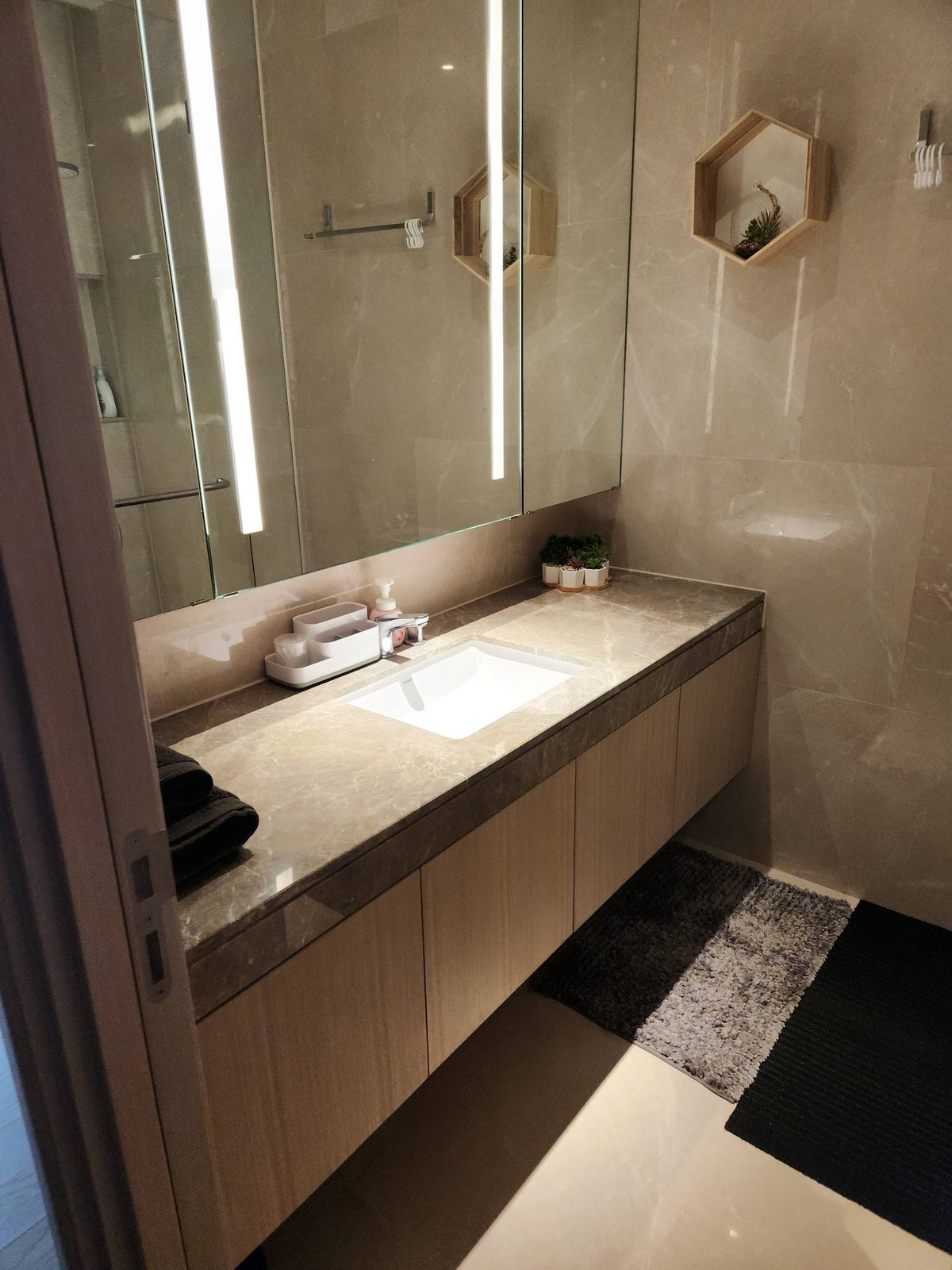 ให้เช่าคอนโดวงเวียนใหญ่ เจริญนคร : ⭐️ Magnolias Waterfront Residences ⭐️ 1 bedroom 61 ตรม. วิวสวย ห้องตกแต่งพร้อมเข้าอยู่