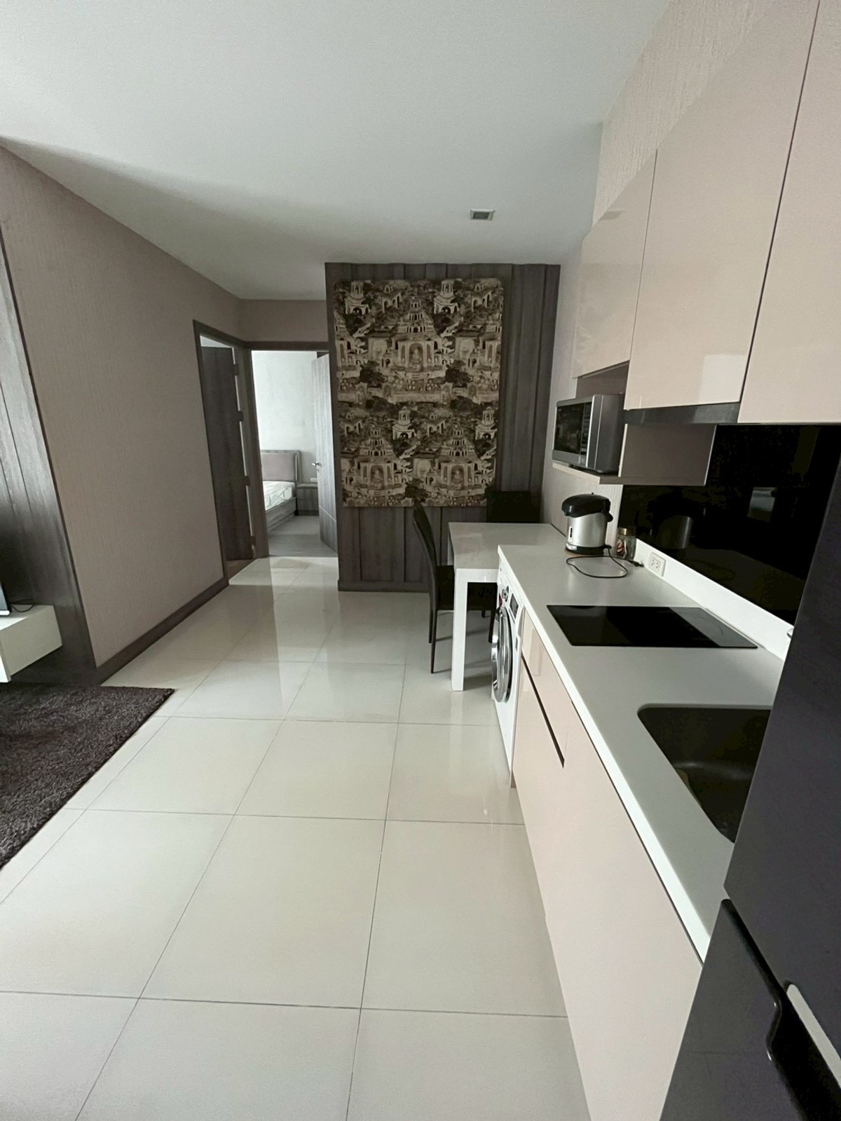 For SaleCondoSukhumvit, Asoke, Thonglor : Trapezo Sukhumvit 16 / 2 Bedrooms (SALE WITH TENANT), Trapezo Sukhumvit 16 / 2 Bedrooms (Sale with Tenant) BJ114