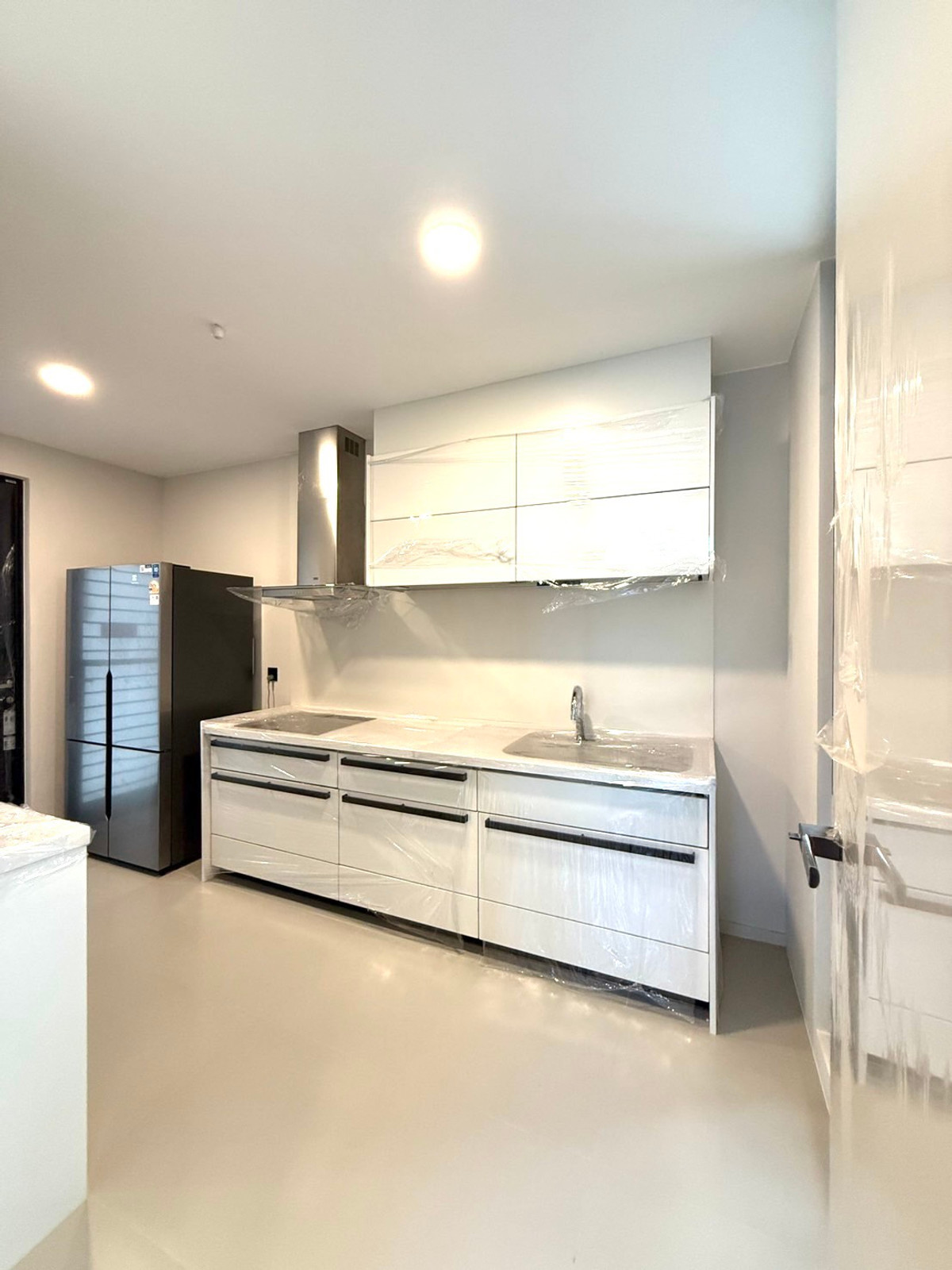 For SaleHousePattanakan, Srinakarin : House for sale VIVE New Krungthepkreetha has a private pool, private elevator, parking for 4 cars+