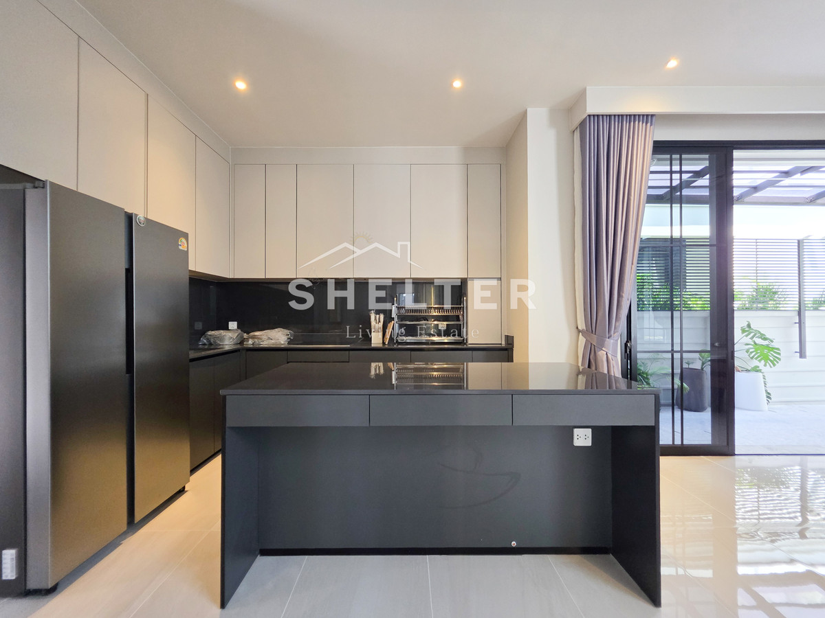 For RentHousePattanakan, Srinakarin : Single house ready for rent, Super Luxury, near Brighton International School | Wellington