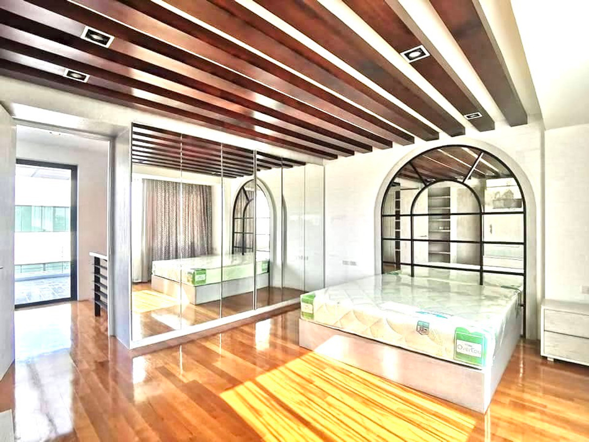 ให้เช่าโฮมออฟฟิศบางนา แบริ่ง ลาซาล : ให้เช่า Home office Bearing   อาคาร 4 ชั้น พื้นที่กว้าง 285 ตร.ม เฟอร์นิเจอร์ครบ มีที่จอดรถ  ทำเลดี เดินทางสะดวก  