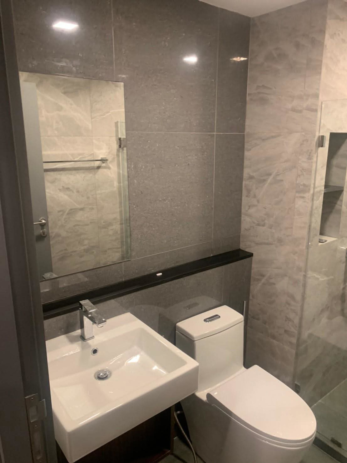 ให้เช่าคอนโดสุขุมวิท อโศก ทองหล่อ : ให้เช่าคอนโด Quintara Phume Sukhumvit 39 (BTS Phromphong) เฟอร์ครบ พร้อมอยู่