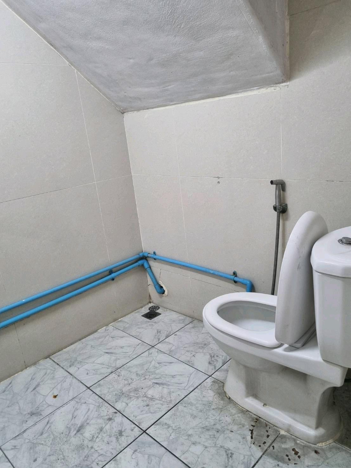 For RentShop HouseOnnut, Udomsuk : Commercial building for rent on the main road, near BTS Bang Chak.