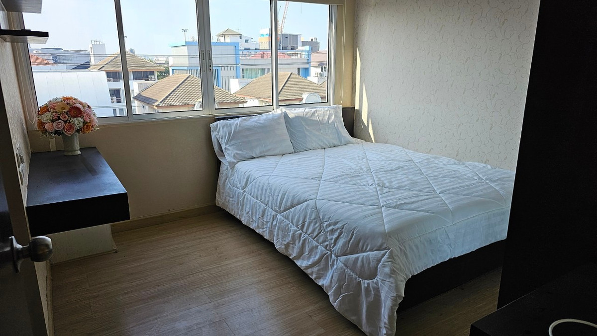 ขายคอนโดเลียบทางด่วนรามอินทรา : ขายด่วน 2 ห้องนอน 2 ห้องน้ำ ห้องมุมติดถนนใหญ่ 53 ตรม. 