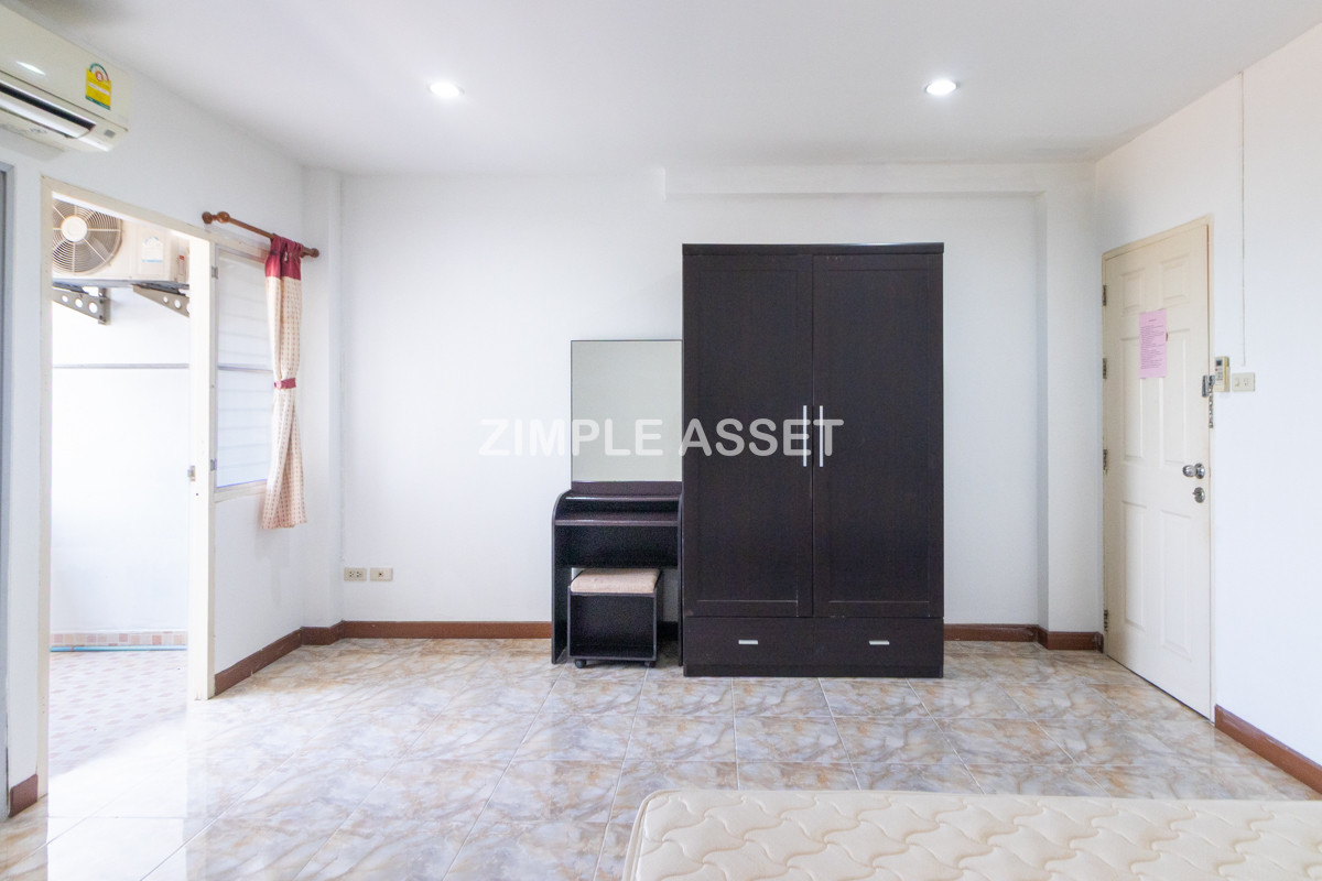 For RentSamut Prakan,Samrong : Line ID: @zimple_asset  Apartment with exclusive price near Bang Phli Industrial Estate, furnished, secure, ready to move-in and near market and supermarket.