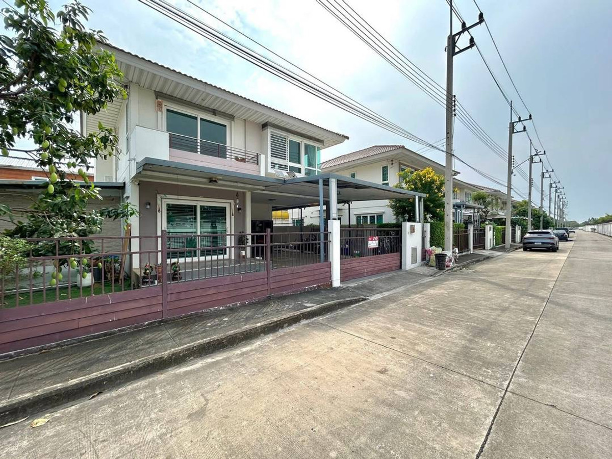 For SaleHousePathum Thani,Rangsit, Thammasat : Single house for sale, Bella Wongwaen - Lumlukka Klong 3, size 60 sq m, in front of the house does not collide with anyone, Bella Wongwaen - Lumlukka Klong 3