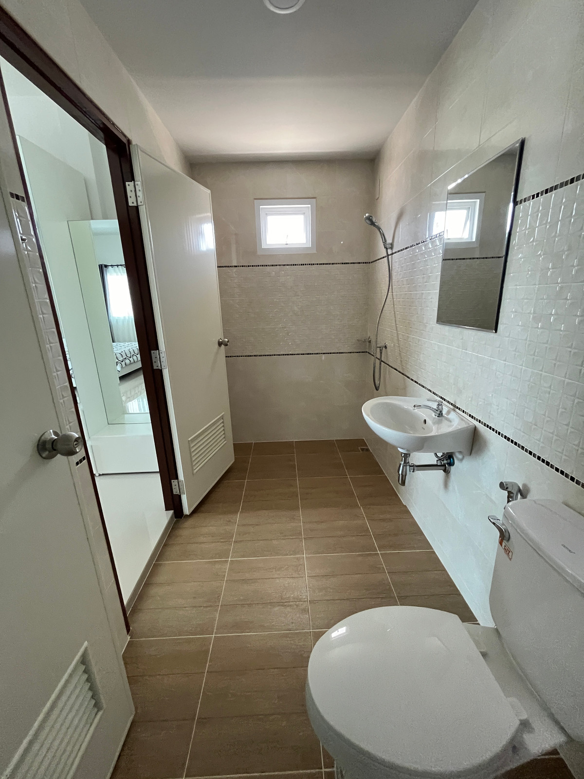 ขายพัทยา บางแสน ชลบุรี สัตหีบ : 🔥 คุ้มกว่านี้ไม่มีอีกแล้วกับบ้านแฝดไซส์ใหญ่ 3 ห้องนอน 3 ห้องน้ำ 🔥