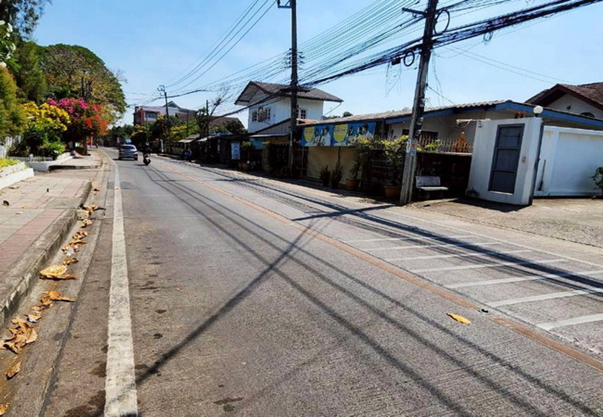 For SaleHome OfficePinklao, Charansanitwong : Office building for sale, next to Suan Phak Road, Taling Chan, Bangkok, area 114.5 sq m, 3.5 floors, 5 bedrooms, 4 bathrooms, price negotiable.