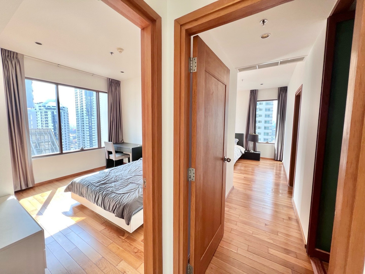 ขายคอนโดสุขุมวิท อโศก ทองหล่อ : 𝐅𝐨𝐫 Sale   : The Emporio Place 2Bed3Bath 102sqm high floor good price