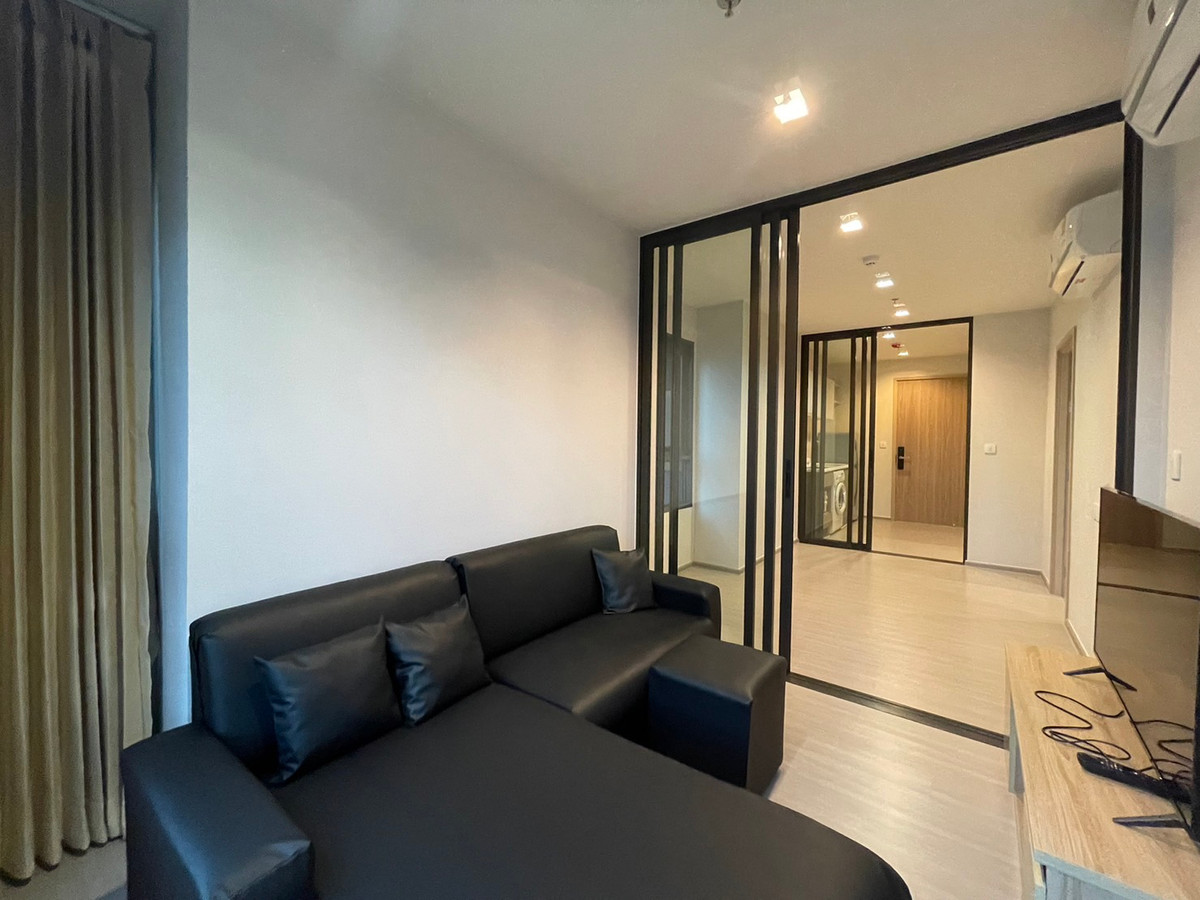 For RentCondoThaphra, Talat Phlu, Wutthakat : Life Sathorn SIerra, beautiful room, size 40 sq m. 1 bedroom Plus, available for rent, please inquire.