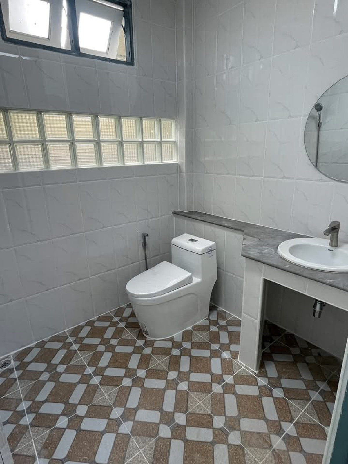 ขายทาวน์โฮมเกษตร นวมินทร์ ลาดปลาเค้า : หมู่บ้านกัญจน์เพชร 3 / 3 ห้องนอน (ขาย), Kanjpetch 3 Village / 3 Bedrooms (FOR SALE) MNT063