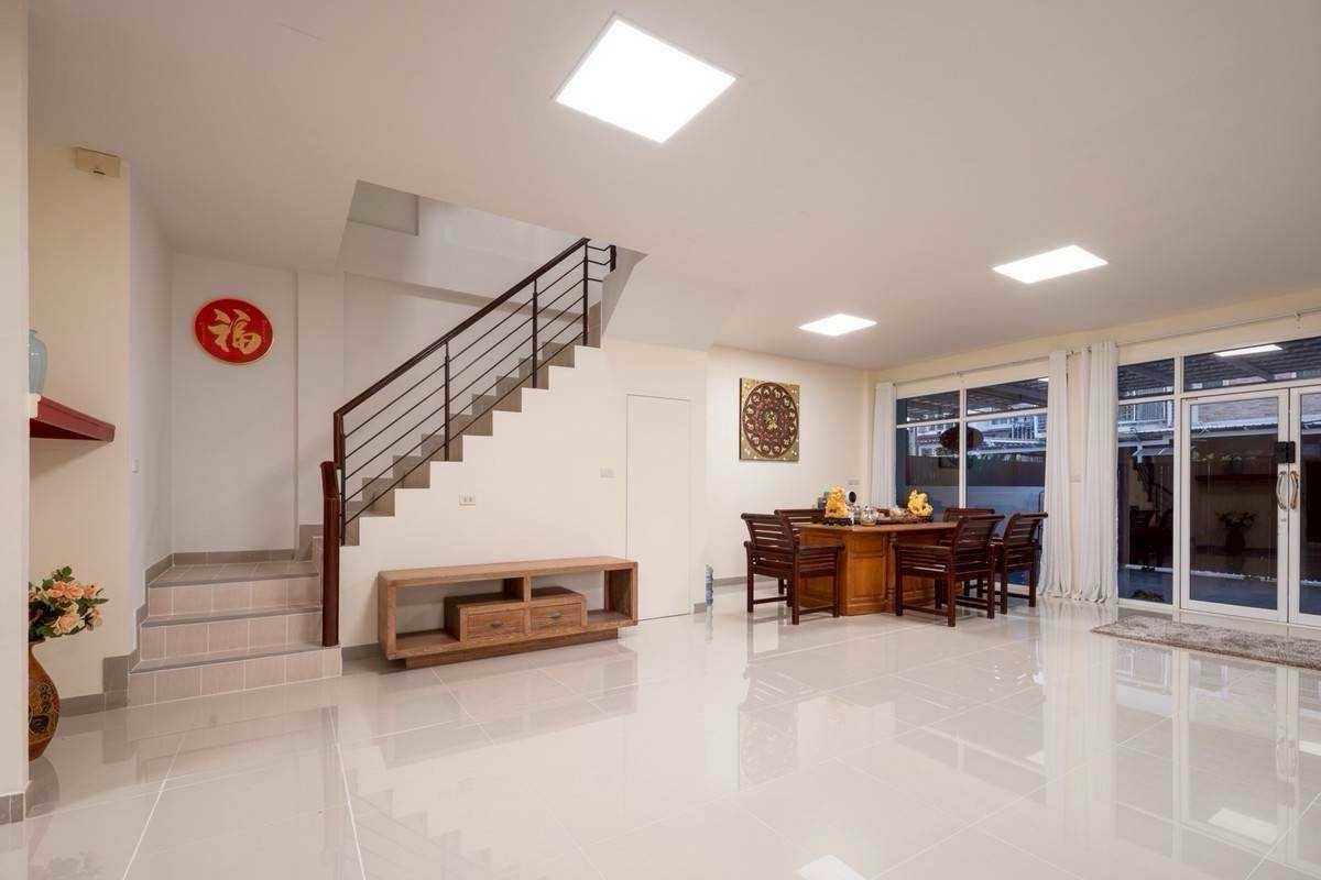 ให้เช่าทาวน์โฮมลาดพร้าว101 แฮปปี้แลนด์ : ให้เช่า Townhome บ้านบดินทร์ลาดพร้าว112 🌲🔆🔆 联排别墅出租，Baan Bodin Ladprao 112。