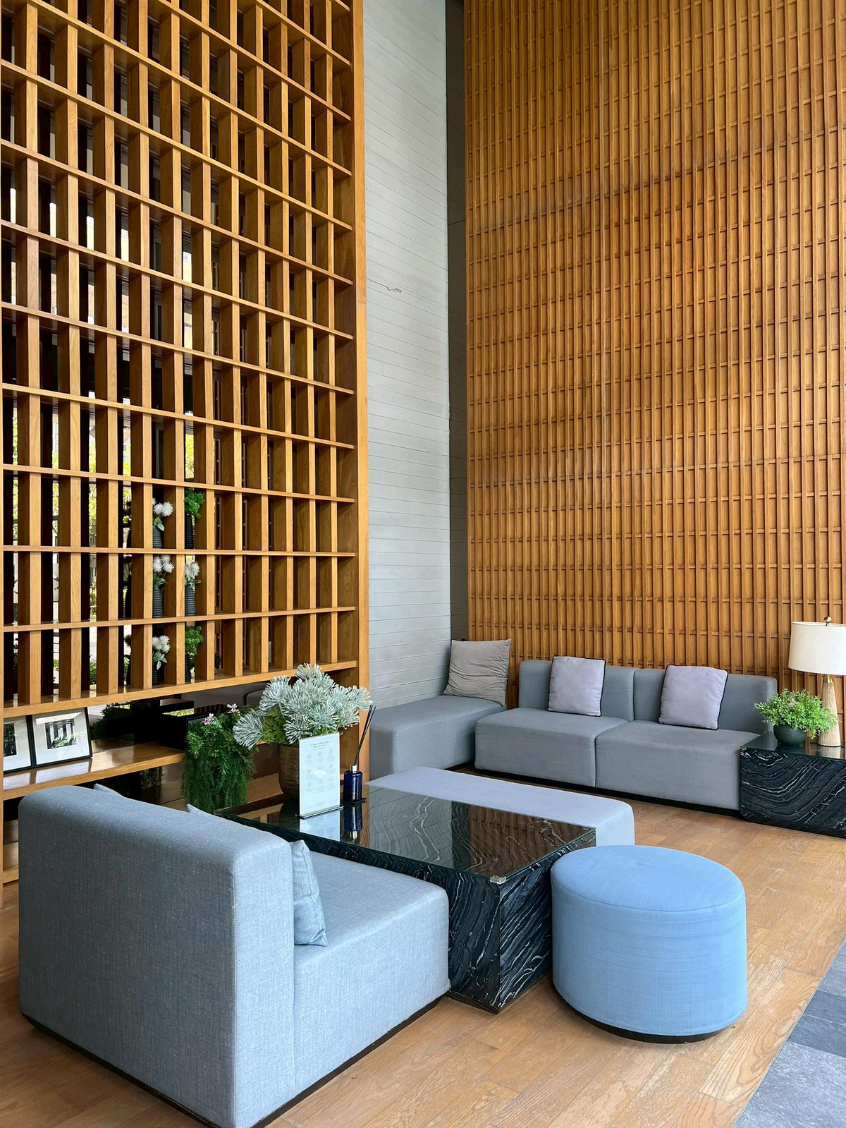 For RentCondoRama9, Petchburi, RCA : The Base Garden Rama9
Rent only 14,000, ready to reserve, negotiable, 1 bedroom, appointment to view 065-451-9256 Ning