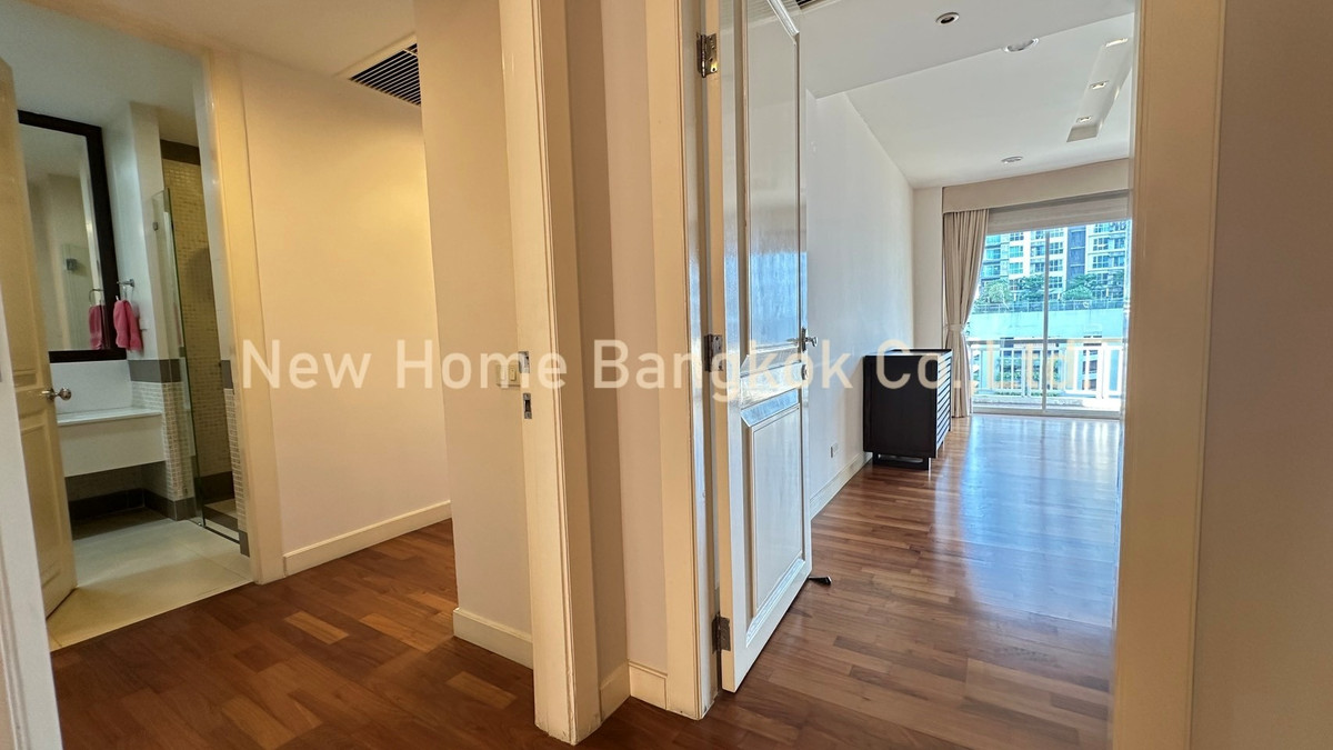 For RentCondoSathorn, Narathiwat : Luxury Condo for Rent – Sathorn | 250 sqm Corner Unit