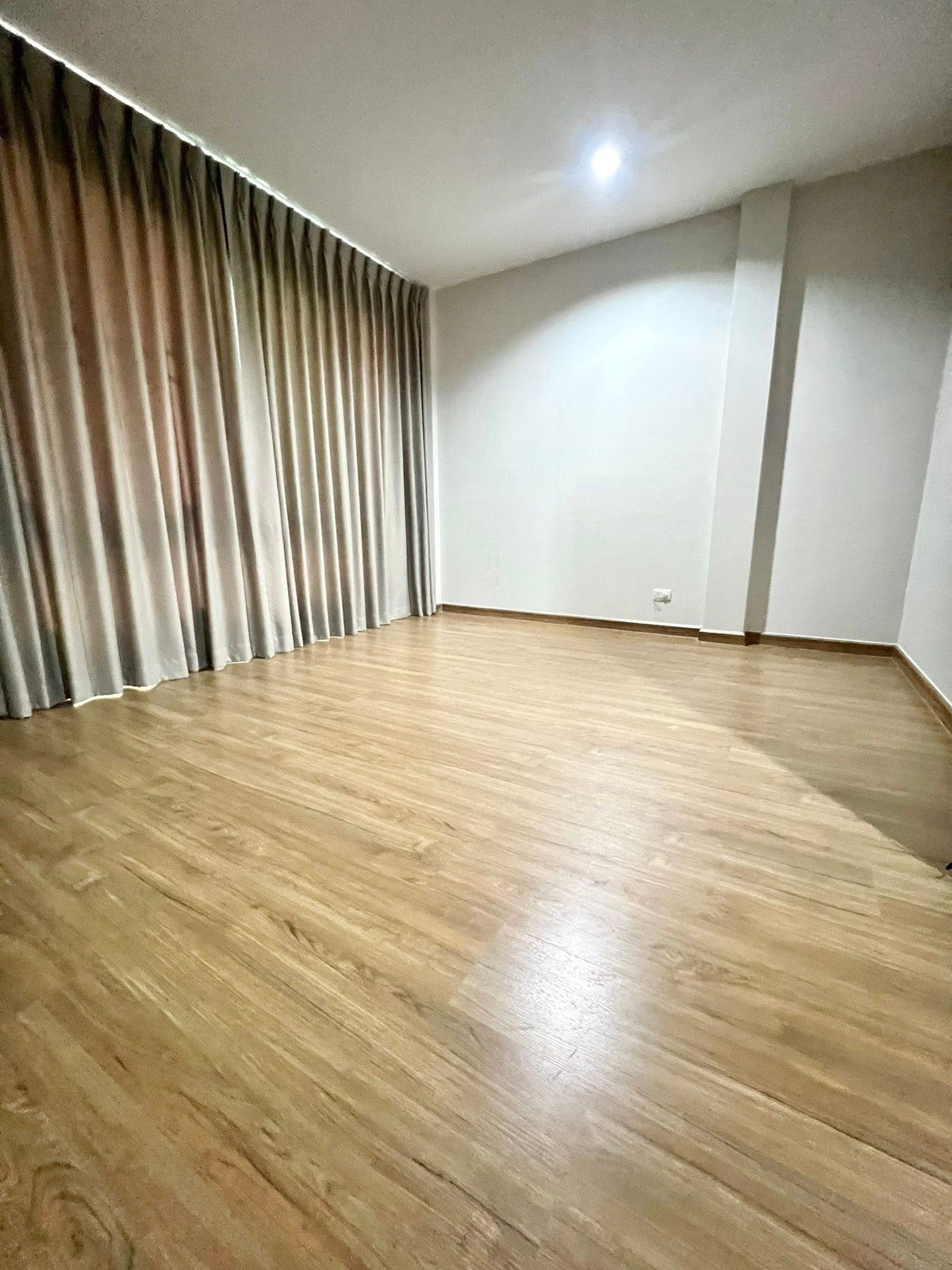 ให้เช่าทาวน์โฮมรัชดา ห้วยขวาง : WS6935 🏠 ทาวน์โฮม 3 ชั้นสิริเฮ้าท์ รัชดา 18 (หลังมุม) ใจกลางรัชดา–ลาดพร้าว ✨เพียง 50,000 บาท/เดือน