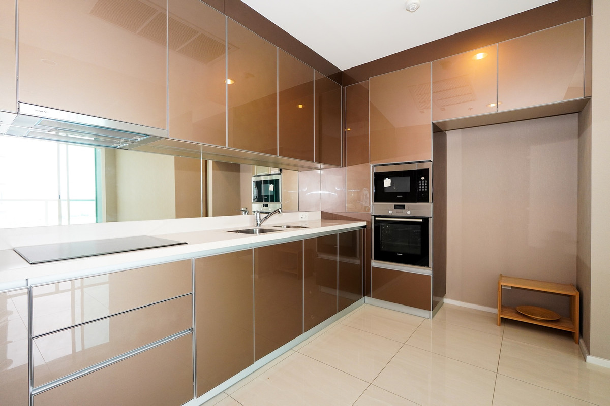 For SaleCondoSathorn, Narathiwat : Best Price🎉 River View Condo📍Menam Residence, 3 BR, 3 Parkings, Near Shrewsbury School