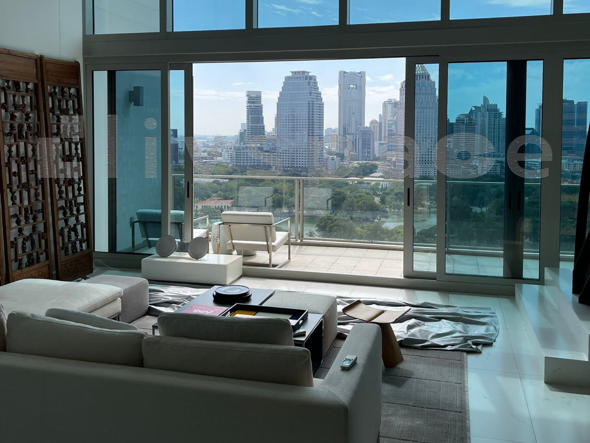 For RentCondoWitthayu, Chidlom, Langsuan, Ploenchit : ▚ LI109ツ FOR RENT: 185 Rajadamri 4BR Duplex 360sqm. 350K ✨ Stunning Lumpini Park View, Super Luxury Project, Partly Furnished & Maid Unit 🏙️