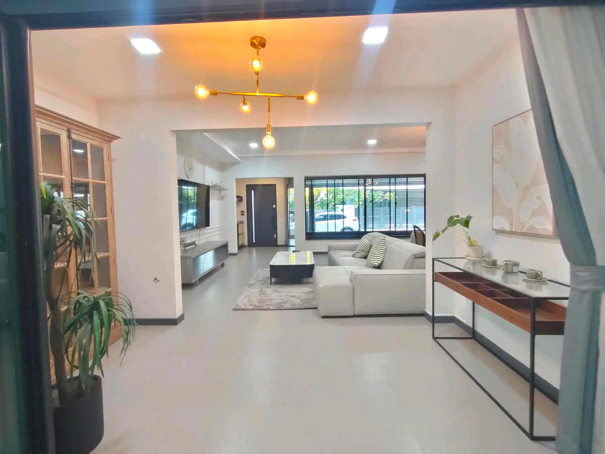 ทาวน์โฮมบางนา แบริ่ง ลาซาล : บ้านสวยตกแต่งพร้อมอยู่ วีเว่ทาวโฮม บางนา กม.7 Tel: 083-966-3665