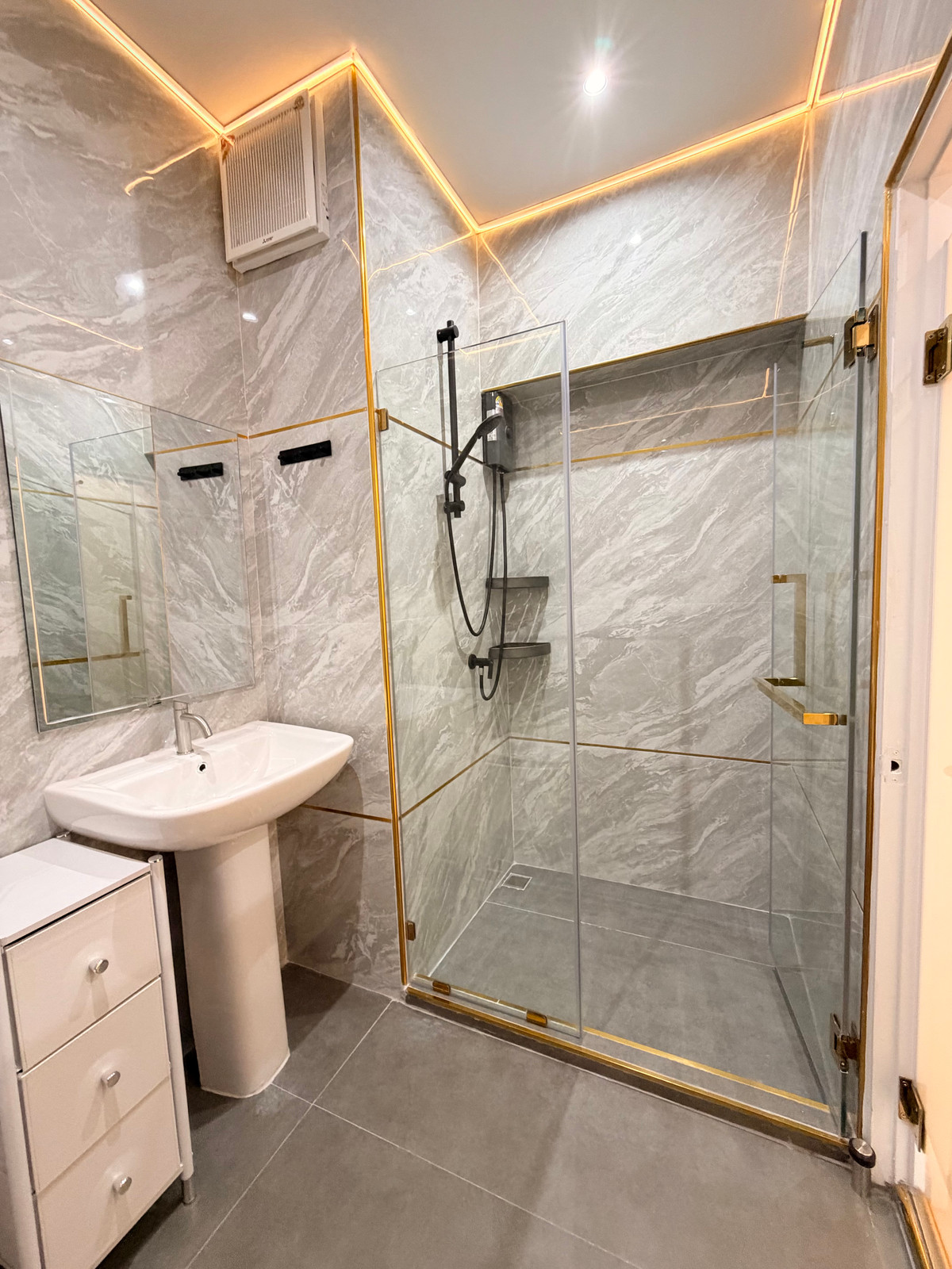 For RentCondoVipawadee, Don Mueang, Lak Si : Muji style condo Near Don Mueang Airport, free WiFi