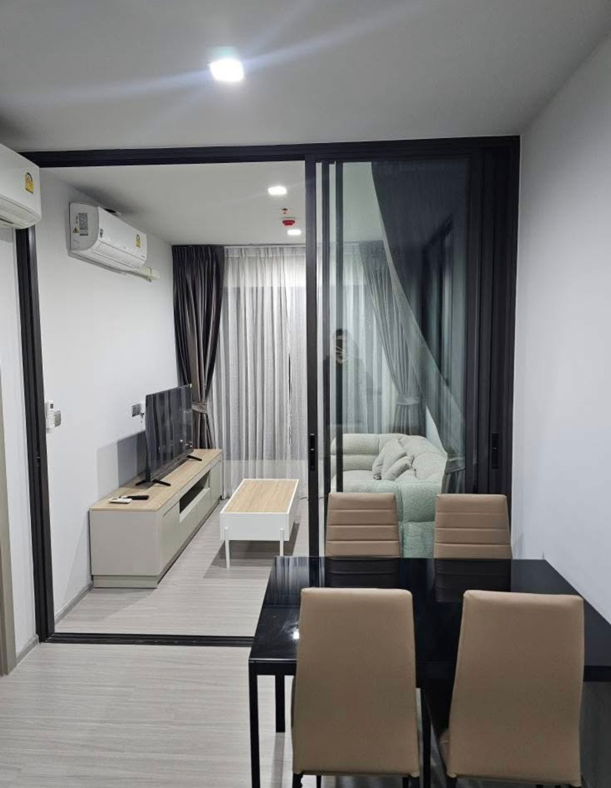 For RentCondoRama9, Petchburi, RCA : For Rent ✨ Life Asoke - Rama 9 ✨ Near Central Rama 9. Fully furnished with appliances.