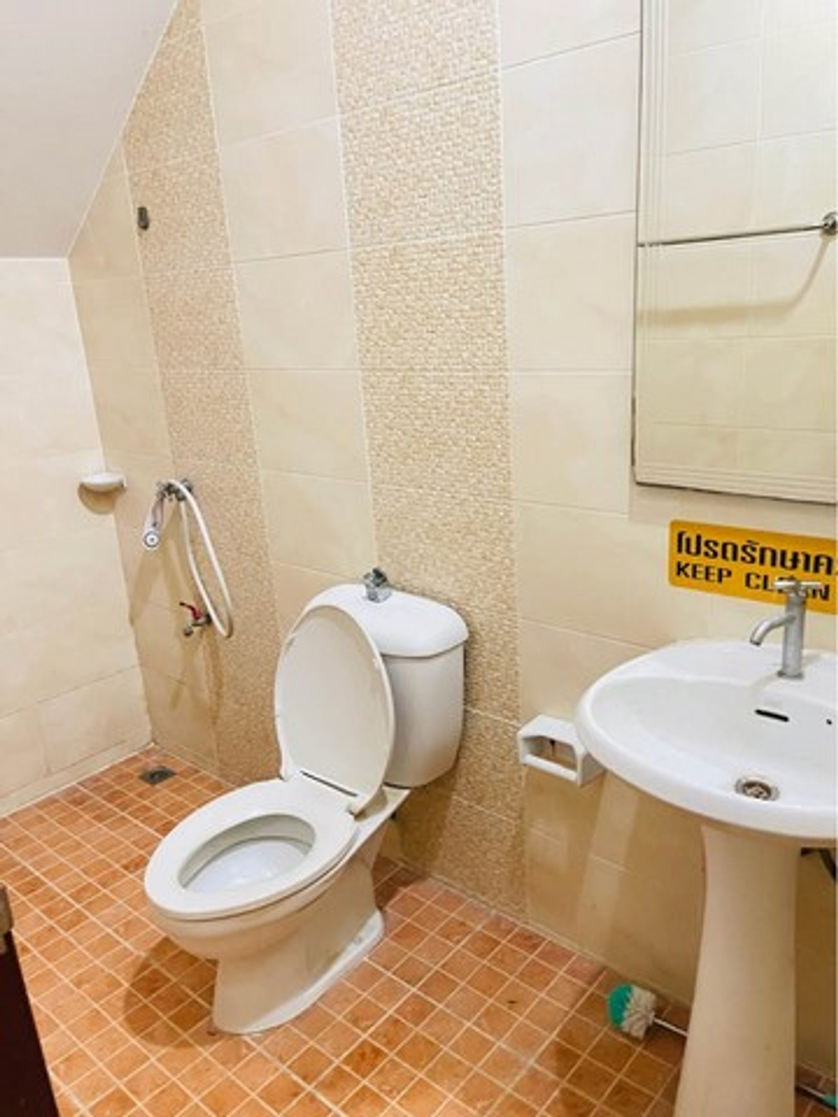 For RentShop HouseSamut Prakan,Samrong : HR3341 Commercial building for rent, 3 floors, beautifully decorated, ready to do business & Residential, can enter and exit in many ways, near Mega Bangna.