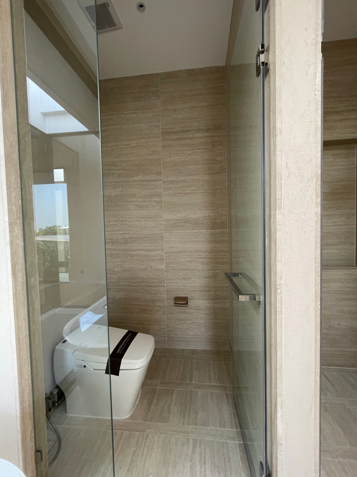 ขายบ้านเลียบทางด่วนรามอินทรา : 🔥 EXCLUSIVE PROMOTION 🔥โอกาสสุดท้ายในการครอบครองในราคาพิเศษที่สุด [ขาย] 💎 Ultra Luxury Show Unit | ELIVA Ekkamai - Eastville 💎 บ้านเดี่ยวหรู 3 ชั้น ดีไซน์ Mid-Century Modern — ความเป็นส่วนตัวสูงสุดเพียง 4 ยูนิตในโครงการ!