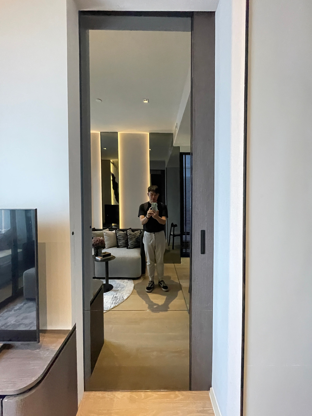 ขายคอนโดสีลม ศาลาแดง บางรัก : [THE PEAK OF SILOM] ASHTON SILOM – Rare 2BR Unit | ชั้น 32 วิวขอบฟ้า ประสบการณ์อยู่คอนโดที่เหมือนอยู่บ้าน 