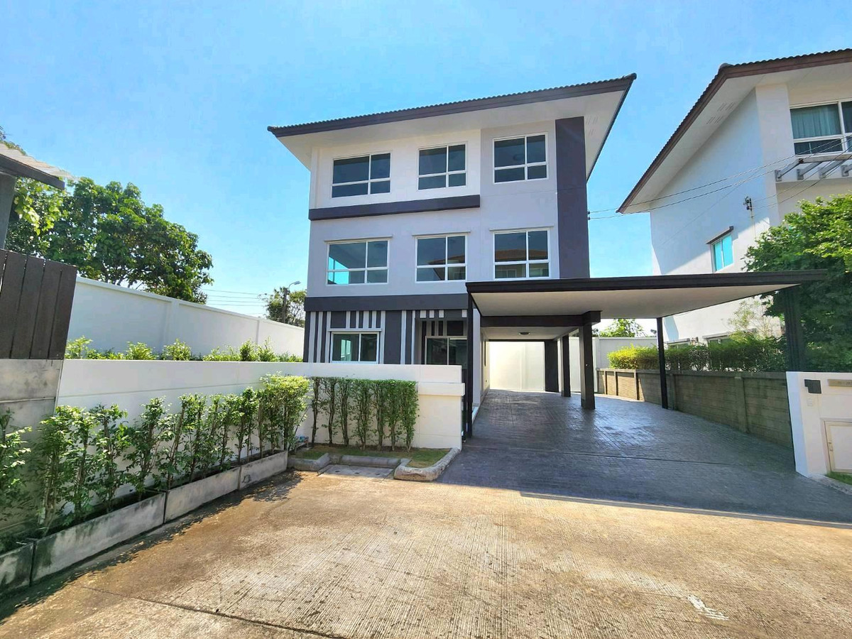 For SaleHouseRama5, Ratchapruek, Bangkruai : 🔥For sale Casa Premium Village Ratchaphruek-Rama 5, 3-story detached house, newly renovated, near the Bang Phlu BTS station.