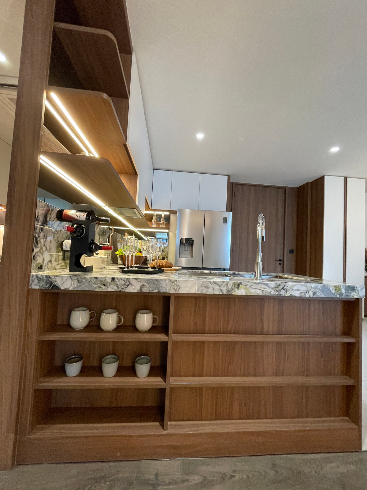 For SaleCondoSilom, Saladaeng, Bangrak : Rare unit for sale 🌳 THE ULTIMATE PARK VIEW | Rare Unit @ROMM CONVENT 🌳2 bedrooms, 2 bathrooms, usable area size 118.15 square meters on the 26th floor that offers a view of the lush Park View in the heart of Bangkok. On the highest potential location, Co