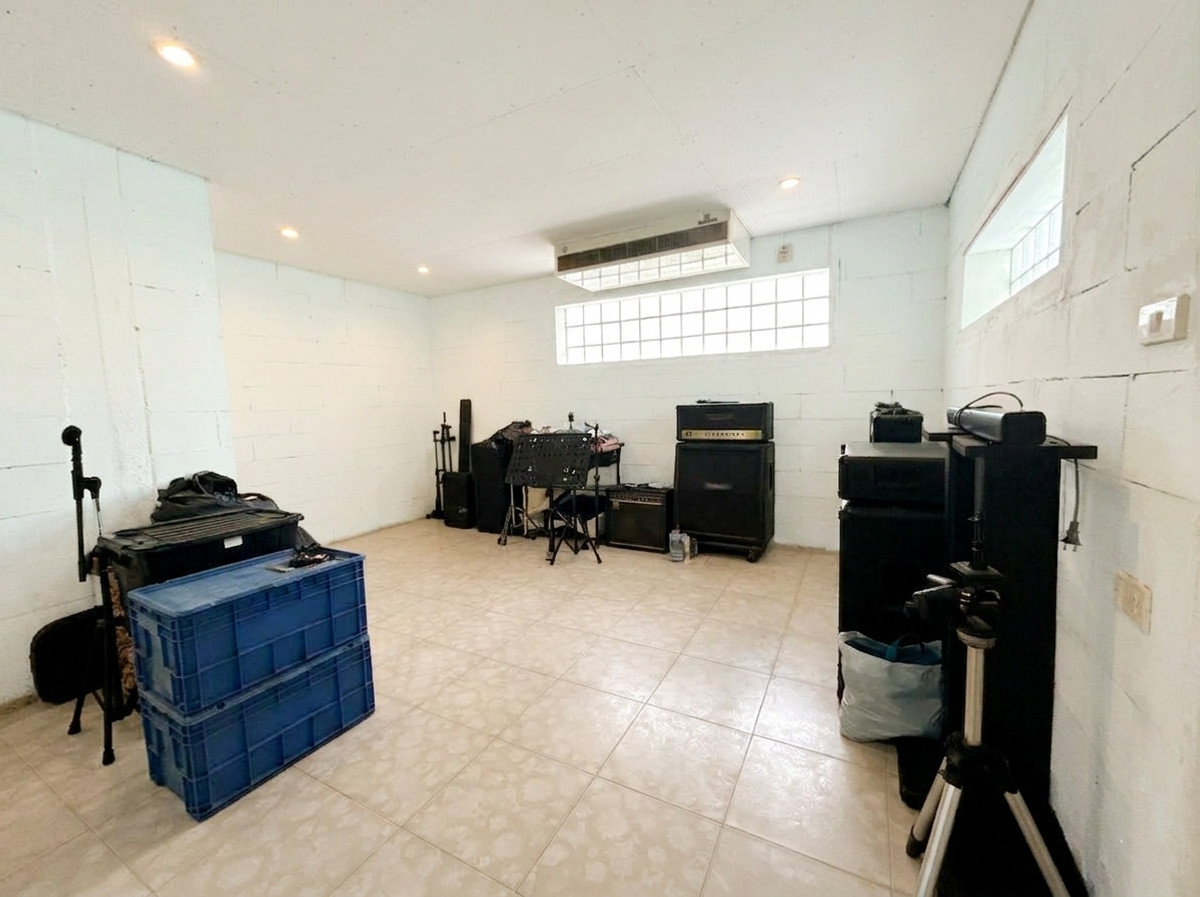 For SaleHousePathum Thani,Rangsit, Thammasat : Muang Ake Village Project 1 / 8 Bedrooms (For Sale), Muang Ake Village 1 / 8 Bedrooms (FOR SALE) BNS060