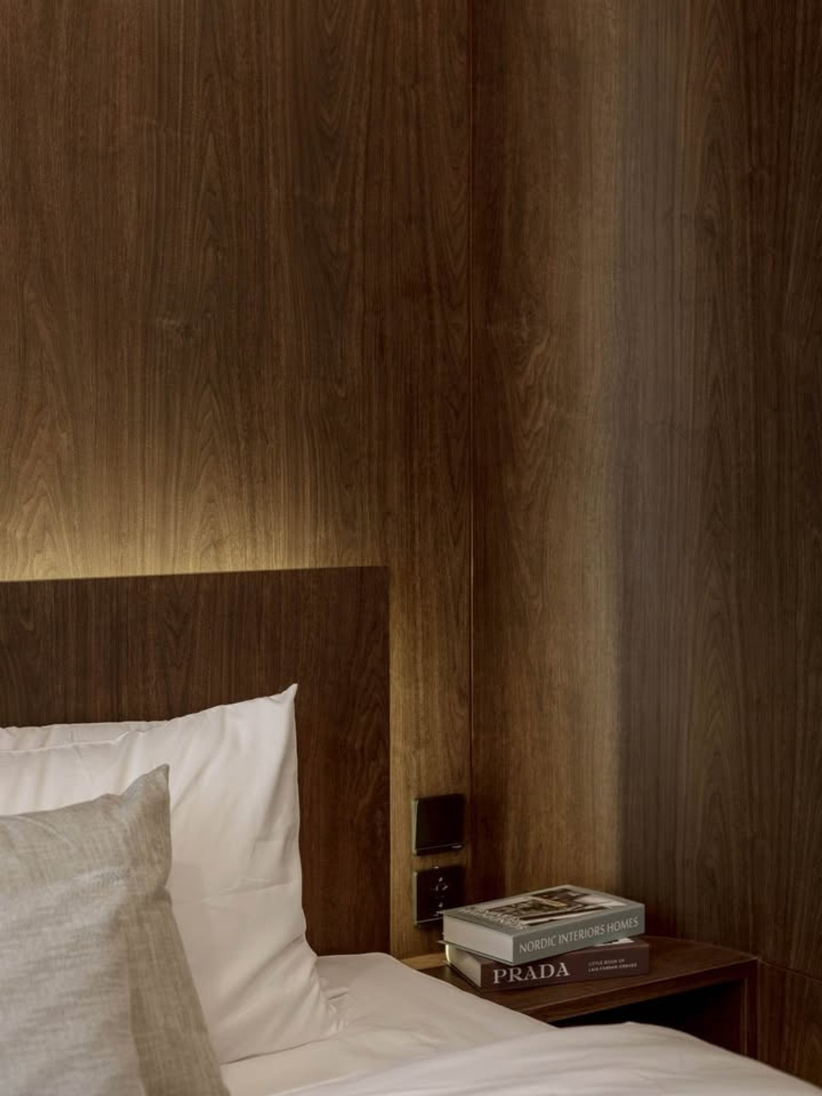 For RentCondoKhlongtoei, Kluaynamthai : ⭐️ Life Rama 4 - Asoke ⭐️ Luxury room 3 Bed 2 Bath fully furnished with high quality materials , Ready to move in