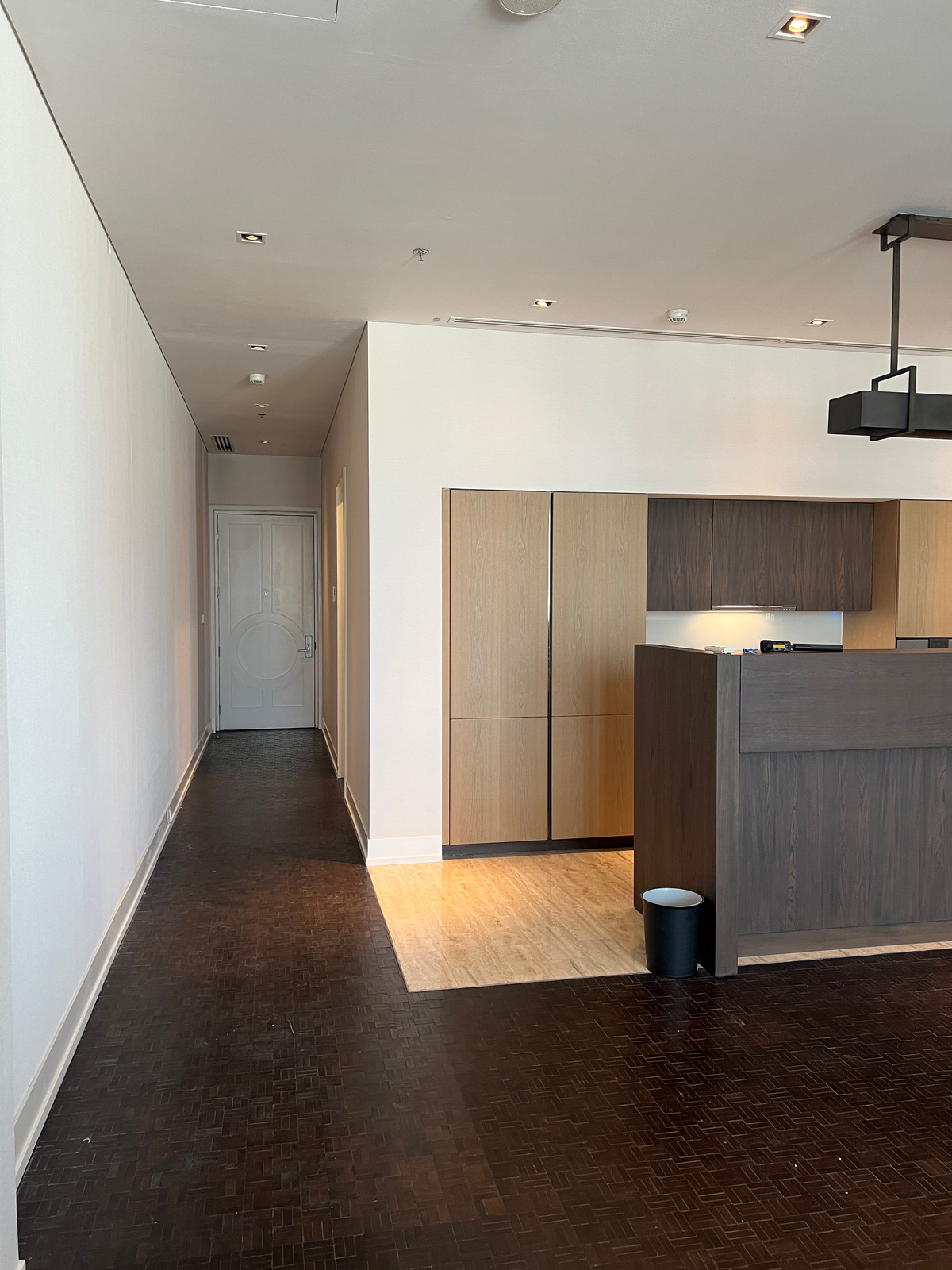 ขายคอนโดสาทร นราธิวาส : 🚨🔥 ขายด่วน | Ritz-Carlton Residences | 3 นอน | 211 ตร.ม. | ชั้น 28 | 65 ล้าน ALL-IN ⚡ ไม่มีค่าโอน ⚡ ไม่มีภาษี ⚡ ไม่มีค่าใช้จ่ายเพิ่ม | ~308K/ตร.ม. เทียบตลาด 440K/ตร.ม. 💰 ต่ำกว่าตลาด 30% 🏙️