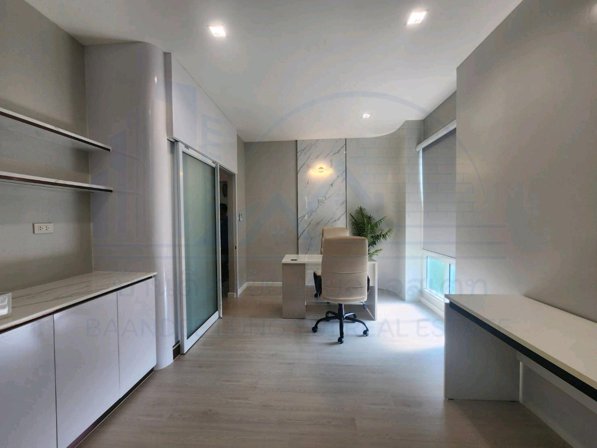 ให้เช่าทาวน์โฮมโชคชัย4 ลาดพร้าว71 : ให้เช่า Townhome Office ลาดพร้าว 73🌳☀️☀️ 拉普拉奥 73 号联排别墅办公室出租。