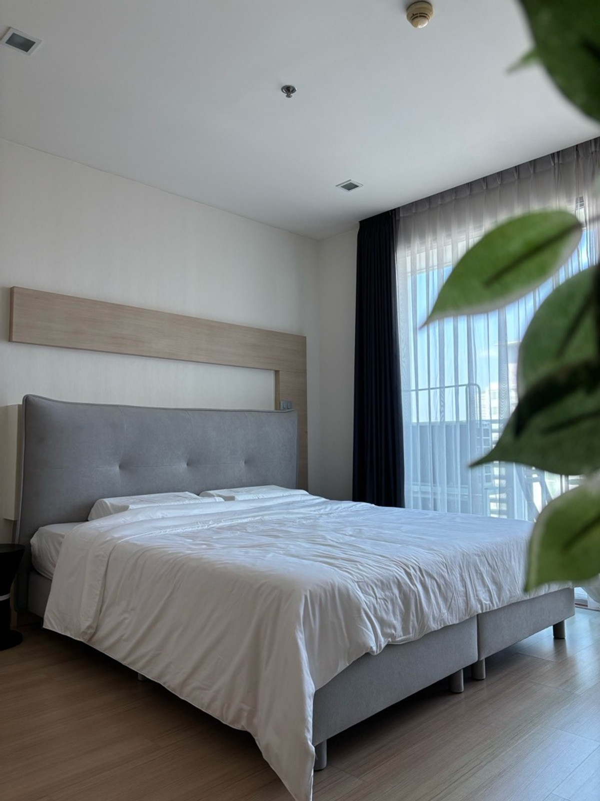 For RentCondoOnnut, Udomsuk : New Luxury Scented Room at Skywalk Residences – Only 22,000 THB/Month! ✨🏙️
รีบเลย ห้องใหม่หอมกลิ่นหรูมาก ที่ Skywalk Residences ใกล้ BTS พระโขนง เดินเพียงไม่กี่นาที 🚆