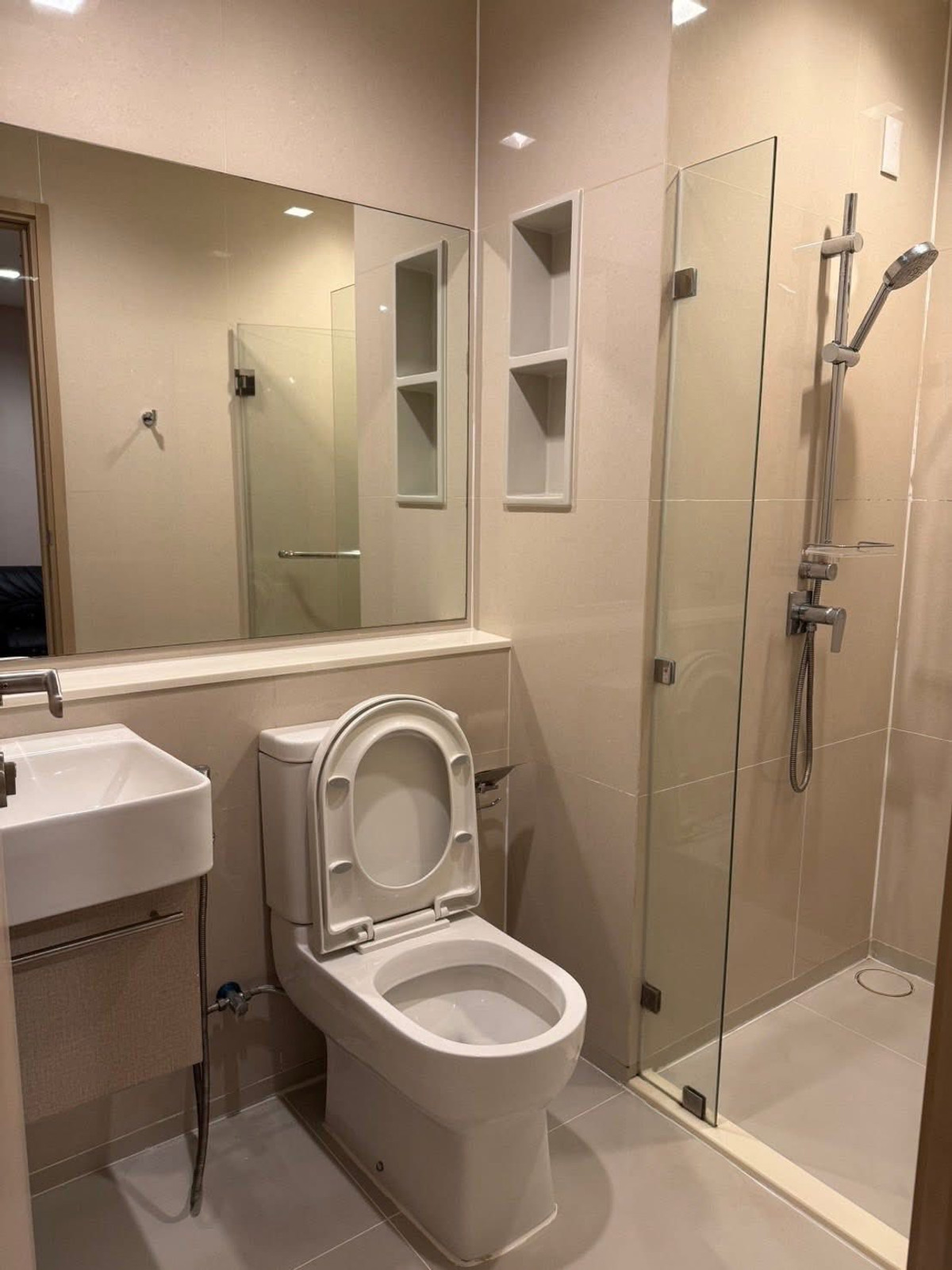 ให้เช่าคอนโดท่าพระ ตลาดพลู วุฒากาศ : ให้เช่า 📍 Life Sathorn Sierra 📍เฟอร์นิเจอร์ และ เครื่องใช้ไฟฟ้าครบ ใกล้ BTS ตลาดพลู