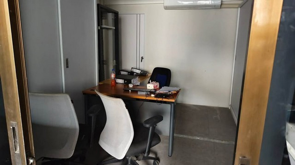 For RentShop HouseRatchathewi,Phayathai : HR3367 4-story building for rent, Pratunam-Ratchaprarop. Located in the heart of the busiest economic and commercial area in Bangkok. Convenient travel close to shopping