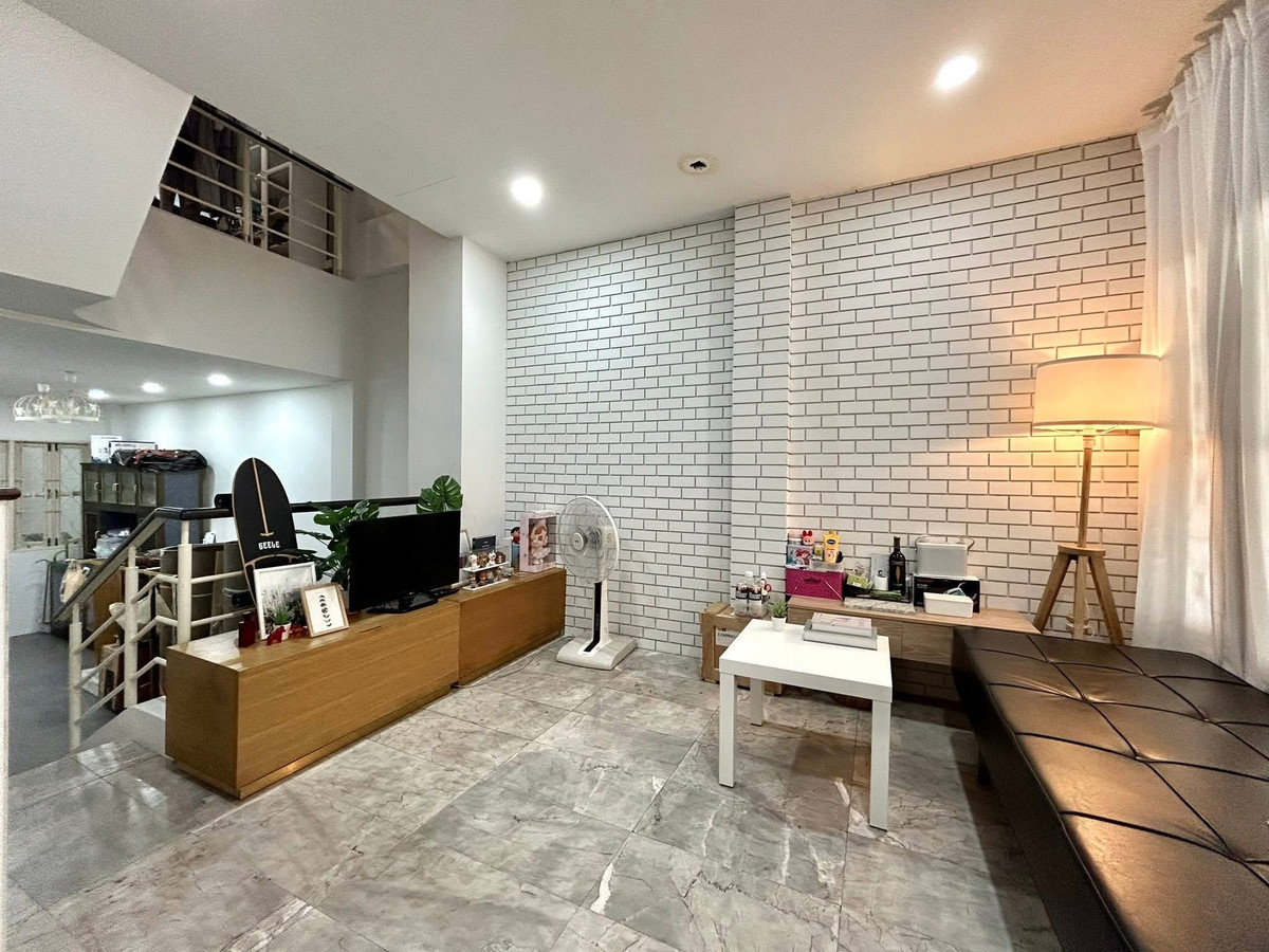 For SaleTownhomeRama5, Ratchapruek, Bangkruai : 3-story townhome for sale | Baan Narinthorn Bang Kruai-Rama 5 near Lotus Nakhon In