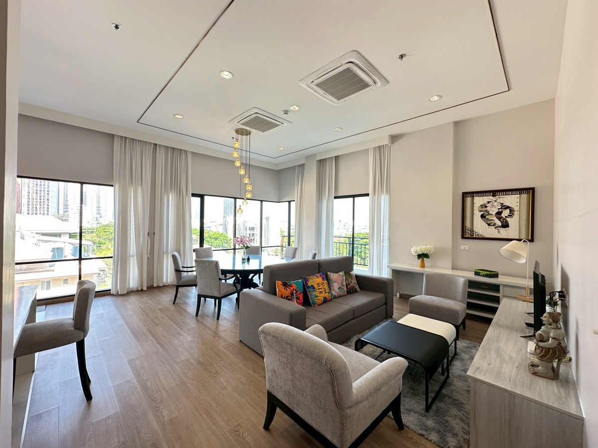 ให้เช่าสาทร นราธิวาส : Luxury Family Penthouse-Style Living in Sathorn | Large 4-Bedroom Near BTS St. Louis | และรายล้อมด้วยอาคารสำนักงาน โรงเรียนนานาชาติ โรงพยาบาล และร้านอาหารระดับนานาชาติ