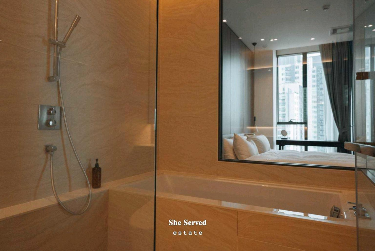 ให้เช่าคอนโดสุขุมวิท อโศก ทองหล่อ : The Strand Thonglor • Size: 91 sq.m. • High floor (10+) • 2 Bedrooms • 2 Bathrooms • Fully furnished 