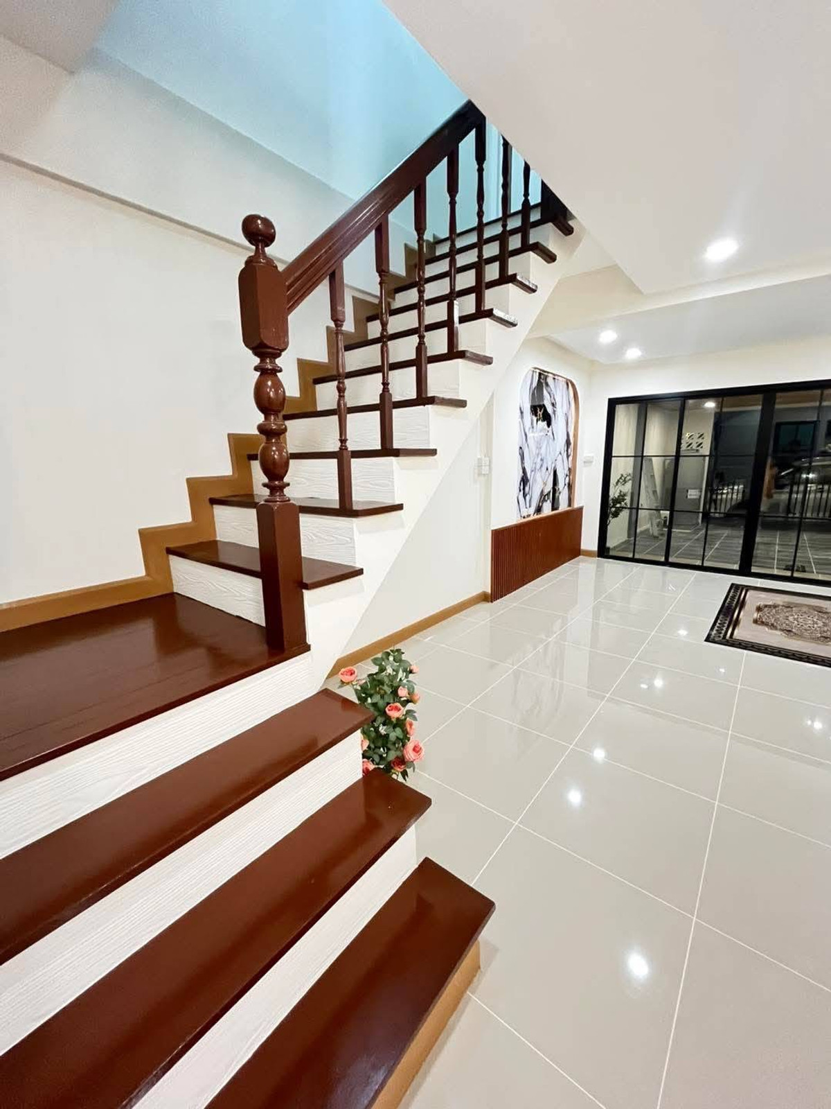 ขายทาวน์โฮมนนทบุรี บางใหญ่ บางบัวทอง : ขายทาวน์เฮาส์พระปิ่น 3 บางใหญ่ 17 ตร.ว. 3 นอน แต่งใหม่มีระเบียง ฟรีเฟอร์ฯ ฟรีโอน