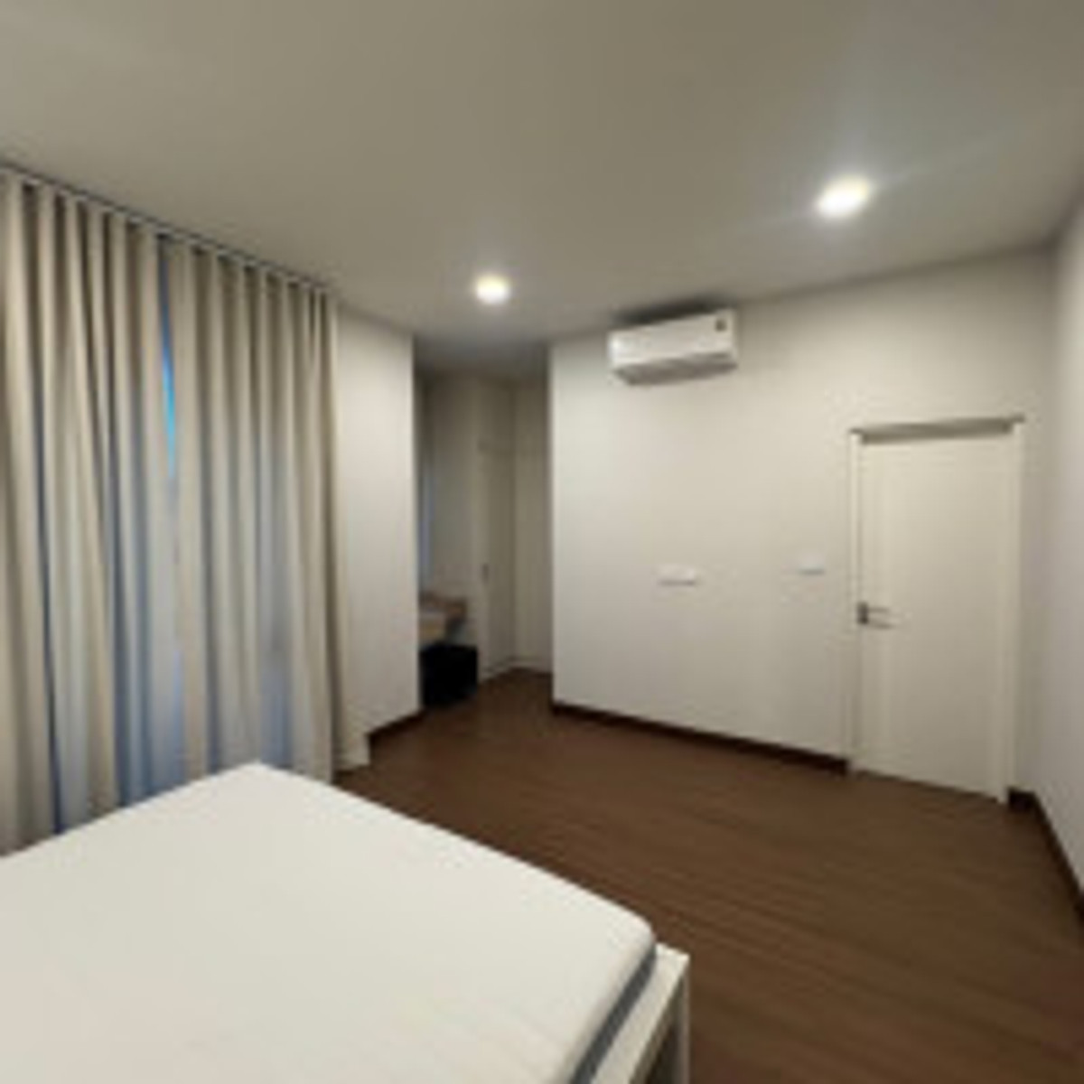 ให้เช่าบ้านบางนา แบริ่ง ลาซาล : ขายบ้านหรู THE CITY บางนา กม.7 หลังใหญ่ 326 ตร.ม. 4 นอน 5 น้ำ ทิศเหนือไม่ร้อน เฟอร์ฯ+เครื่องใช้ไฟฟ้าครบ ทำเลดีที่สุดหลัง Mega Bangna สังคมคุณภาพระดับพรีเมียม  .