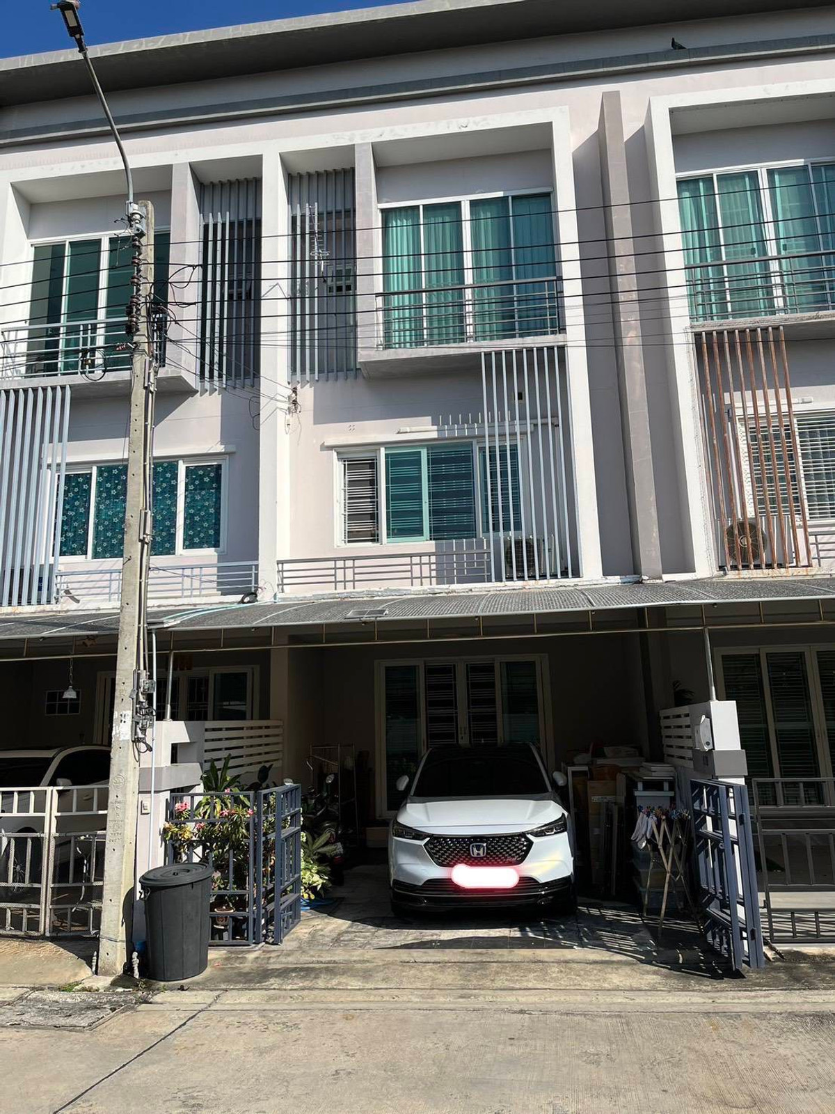 ขายทาวน์โฮมรัตนาธิเบศร์ สนามบินน้ำ พระนั่งเกล้า : A8030469 ขาย ทาวน์โฮม 3 ชั้น โครงการ ดิ เอ็กซ์คลูซีฟ แคราย-งามวงศ์วาน ซอยติวานนท์ 38 พื้นที่ 21 ตารางวา