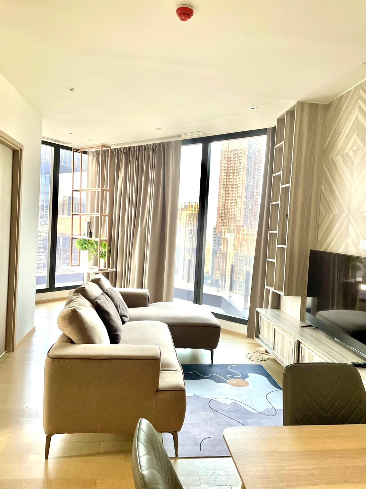 For RentCondoRama9, Petchburi, RCA : Condo for rent, Ashton Asoke Rama 9, 2 bedrooms, 91 sq m, fully decorated, complete with furniture.