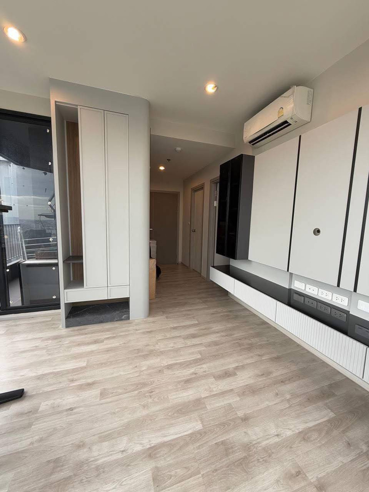 For RentCondoBangna, Bearing, Lasalle : For rent 1 bedroom, 1 bathroom, Ideo Mobi Sukhumvit East Point.