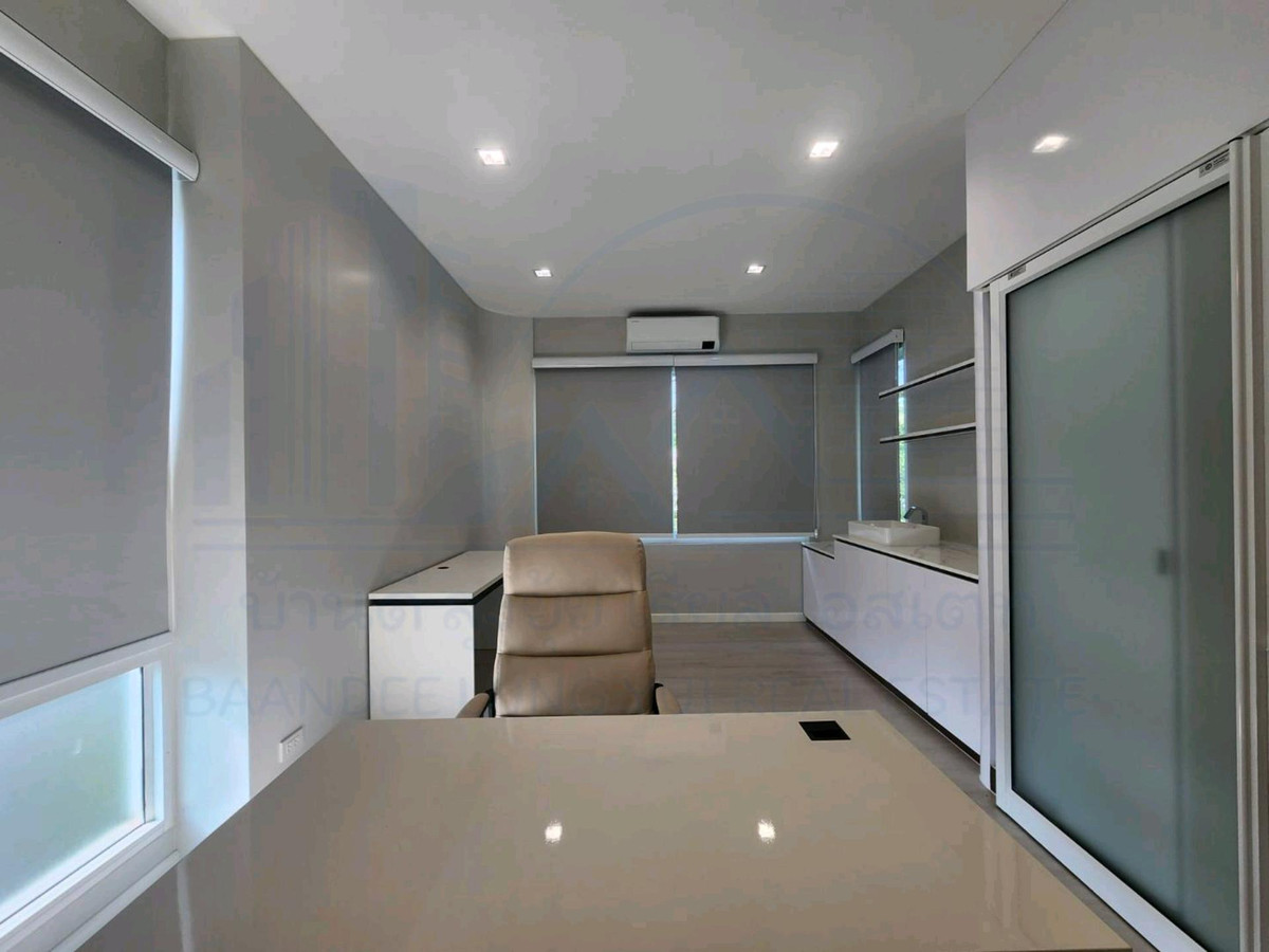 ให้เช่าทาวน์โฮมโชคชัย4 ลาดพร้าว71 : ให้เช่า Townhome Office ลาดพร้าว 73🌳☀️☀️ 拉普拉奥 73 号联排别墅办公室出租。
