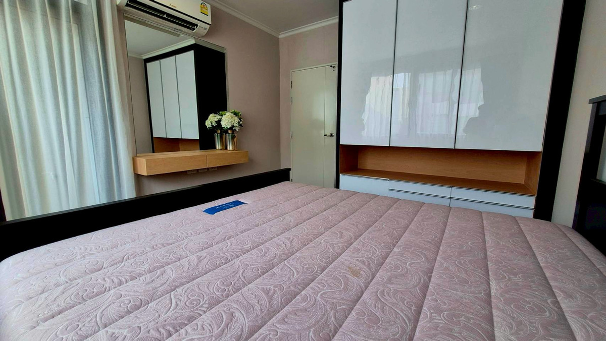 For SaleTownhomeRathburana, Suksawat : Urgent sale, 3-story townhome, decorated and ready to move in. village in the middle of the city Sathorn-Suksawat (AP Project) Soi Suksawat 39