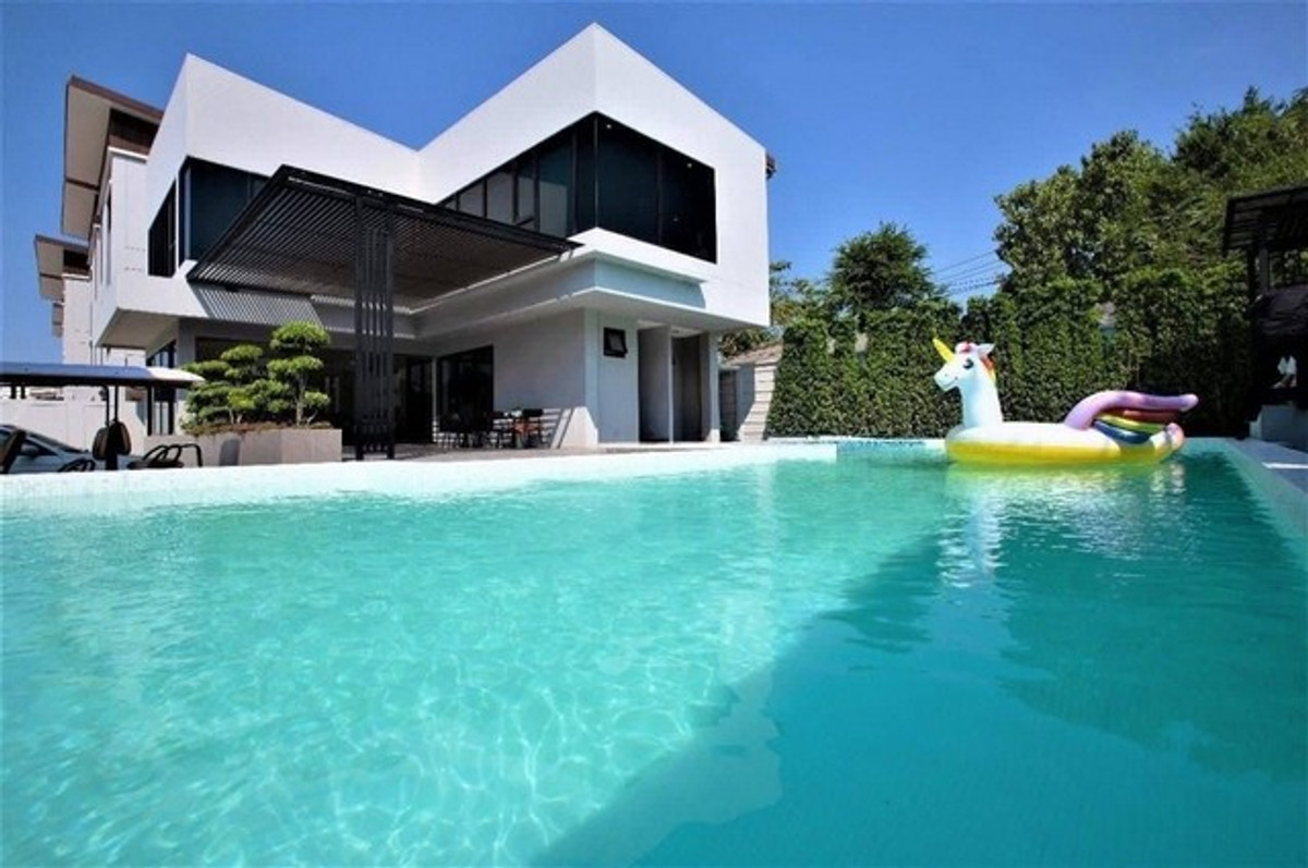 ให้เช่าทาวน์โฮมรัชดา ห้วยขวาง : HR3360ให้เช่าทาวน์โฮม 3 ชั้น หลังมุม | สิริเฮ้าส์ รัชดา 18 (SIRIHOUSE)  แต่งเฟอร์ฯ ใหม่ทั้งหลัง! พร้อมเข้าอยู่ทันที | ใจกลางรัชดา-ลาดพร้าว-เหม่งจ๋าย