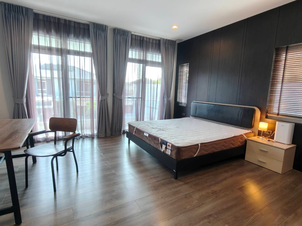 For RentHouseBangna, Bearing, Lasalle : Single-Detached House for Rent: Mantana 2 Bangna Km.7 near Mega Bangna