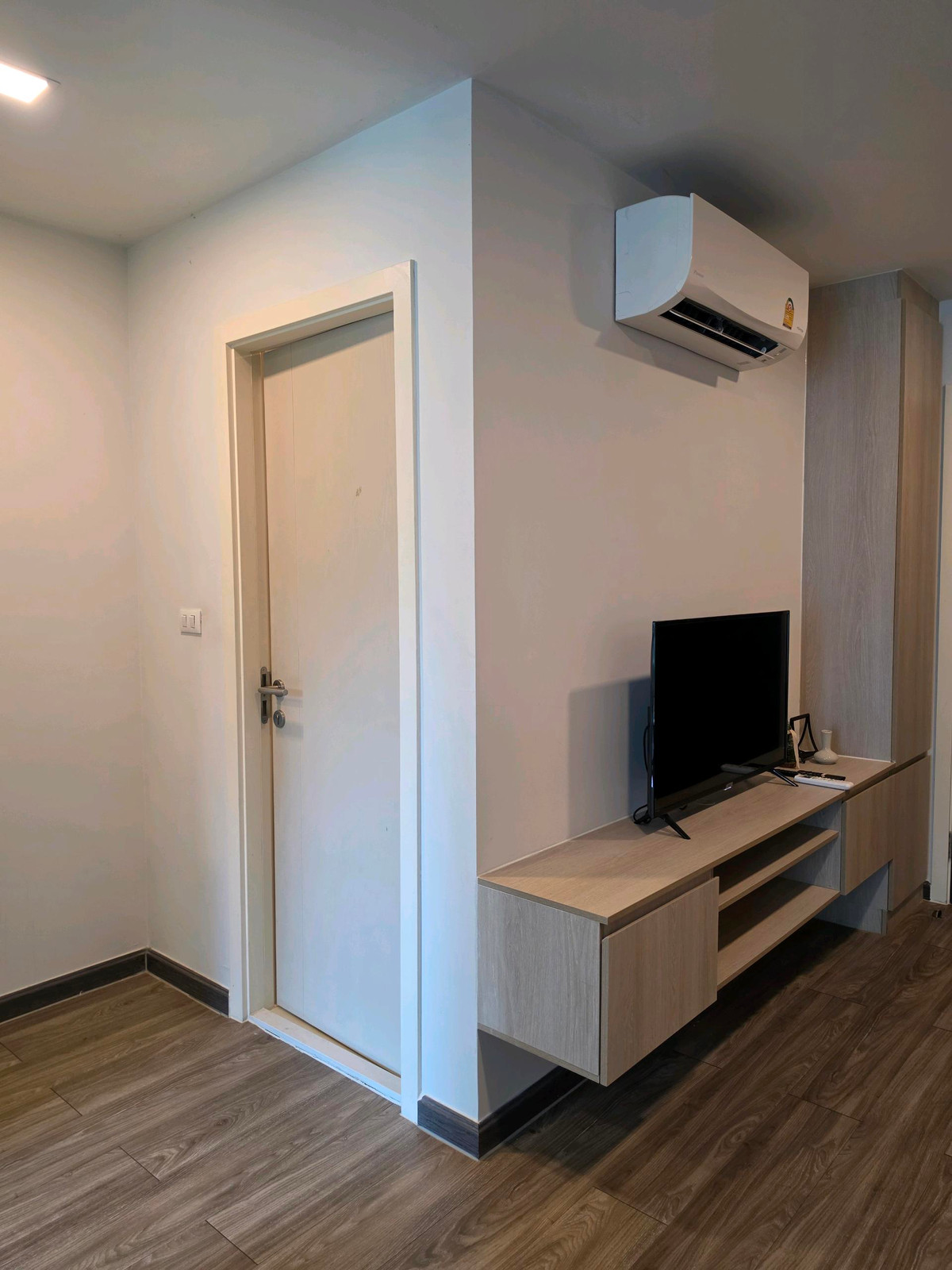 For RentCondoRatchadapisek, Huaikwang, Suttisan : 🚩For Rent: The Collect Ratchada 32 / 28 Sqm. / 3 fl. / Garden View